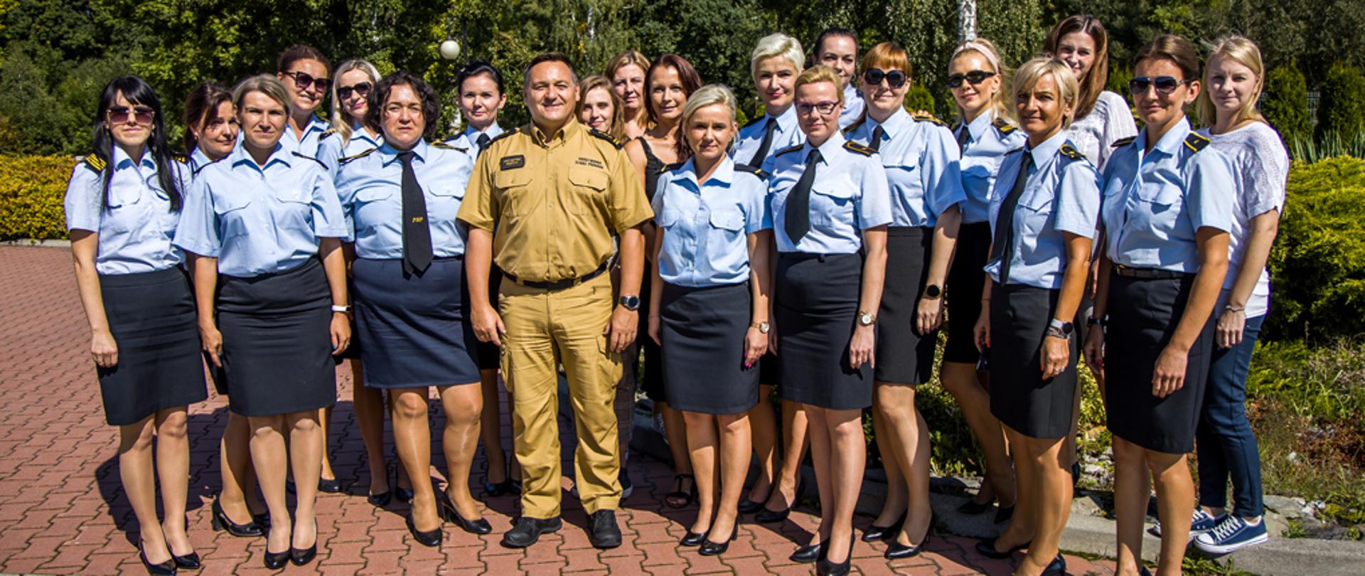 Zdjęcie przedstawia uczestników szkolenia pionu organizacyjno - kadrowego PSP województwa opolskiego. Narada odbyła się 7-8 września 2021 roku.