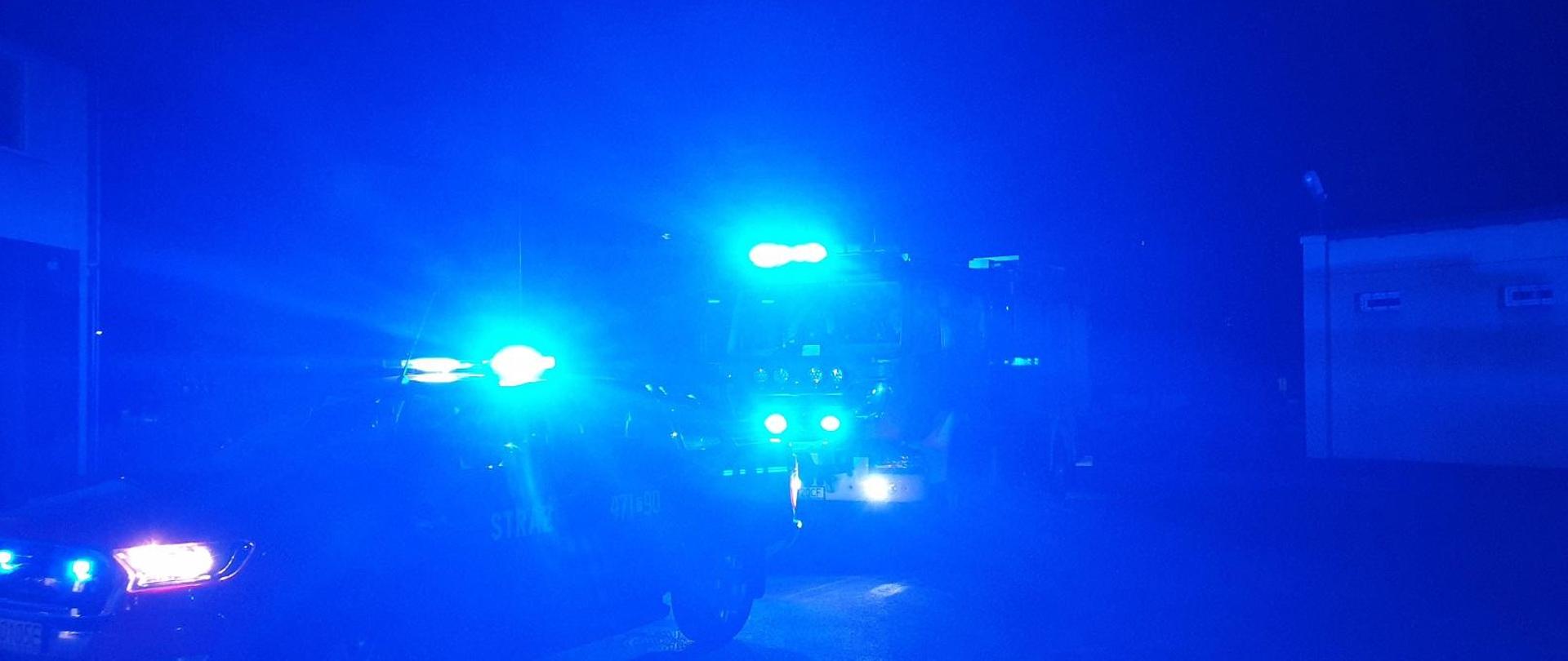 Zdjęcie, pojazdy strażackie.