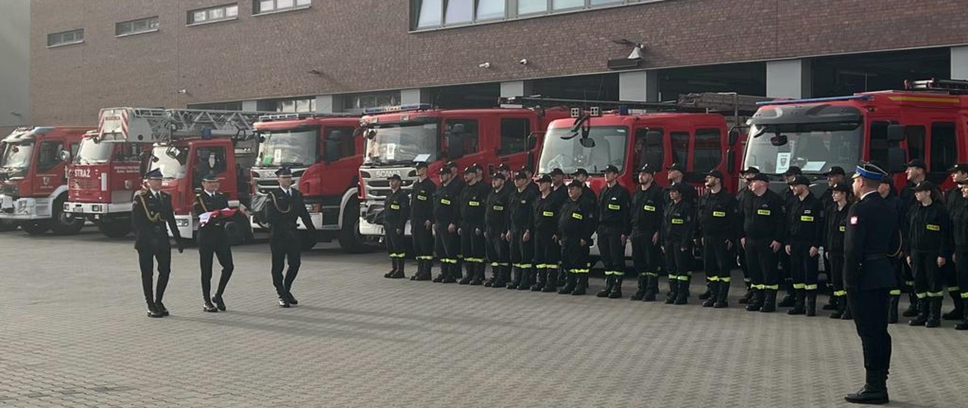 Niepodległa do Hymnu wraz ze strażakami woj. śląskiego