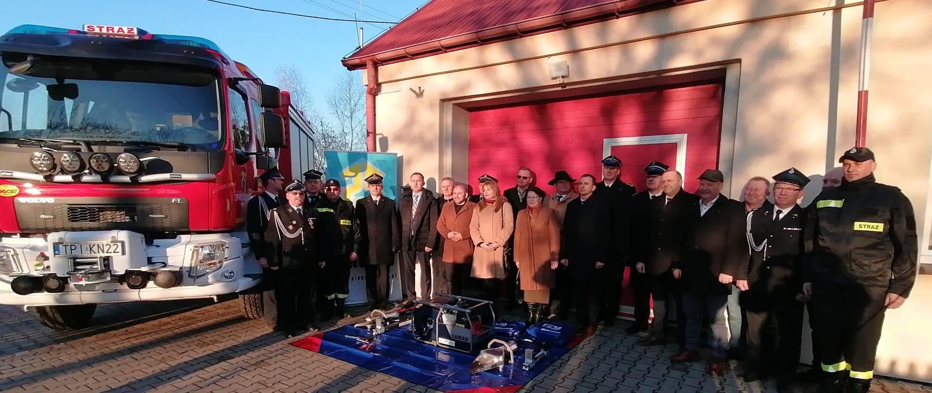 PRZEKAZANIE ZESTAWU NARZĘDZI HYDRAULICZNYCH DLA JEDNOSTKI OSP KRZYŻANOWICE- POWIAT PIŃCZOWSKI 