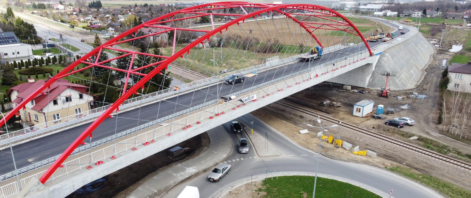 Nowy wiadukt w Mielcu - korzystne rozwiązanie komunikacyjne dla kolei i dla miasta
