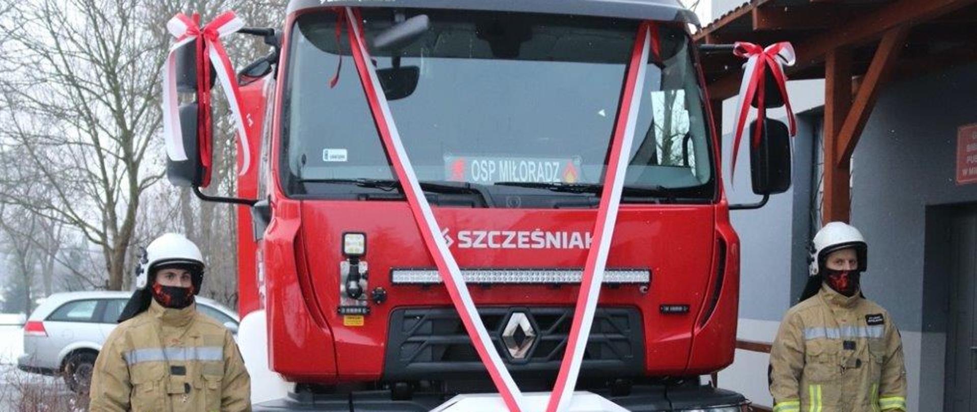 Zdjęcie przedstawia średni samochód ratowniczo-gaśniczy dla OSP Miłoradz.