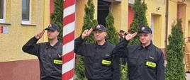  Uroczyste podniesienie flagi państwowej na maszt w JRG Nowy Targ