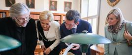 Wizyta_Małżonki_Prezydenta_RP_Agaty_Kornhauser_Dudy_w_Bibliotece_Narodowej_i_Uniwersyteckiej_