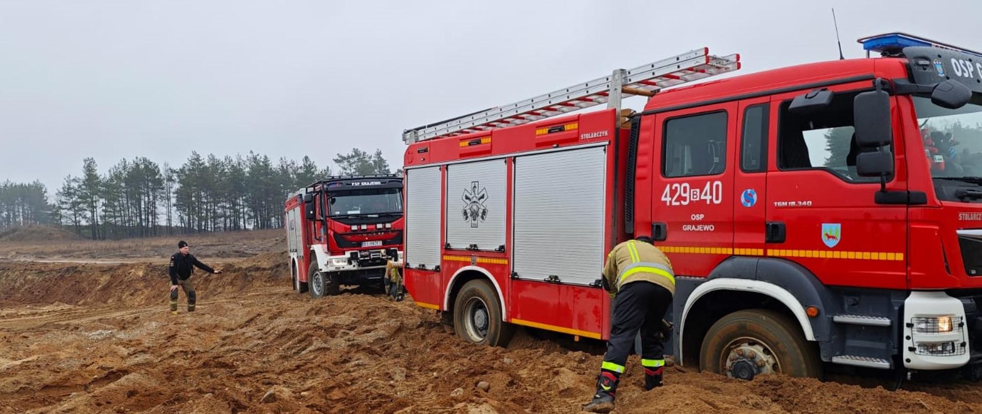 Szkolenie kierowców straży pożarnej z zakresu jazdy w trudnym terenie