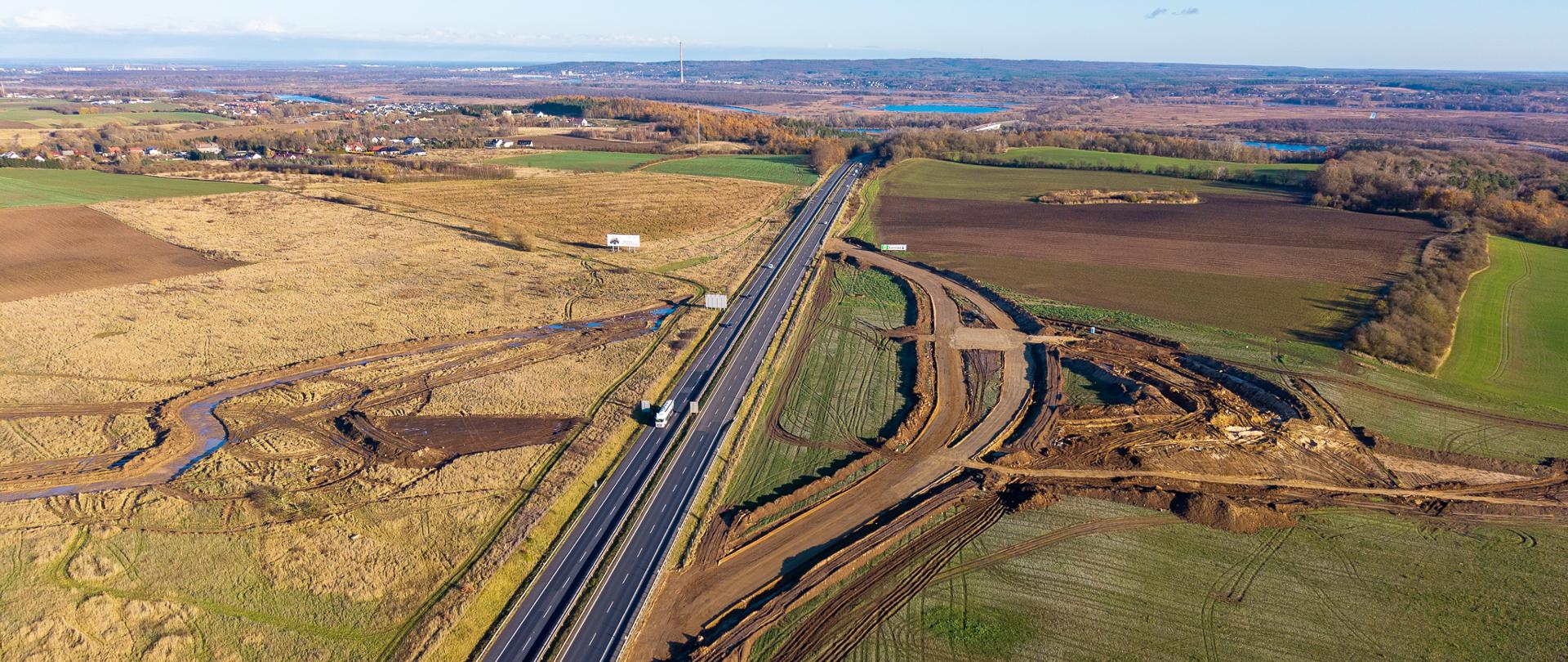Zdjęcie budowanej drogi z lotu ptaka