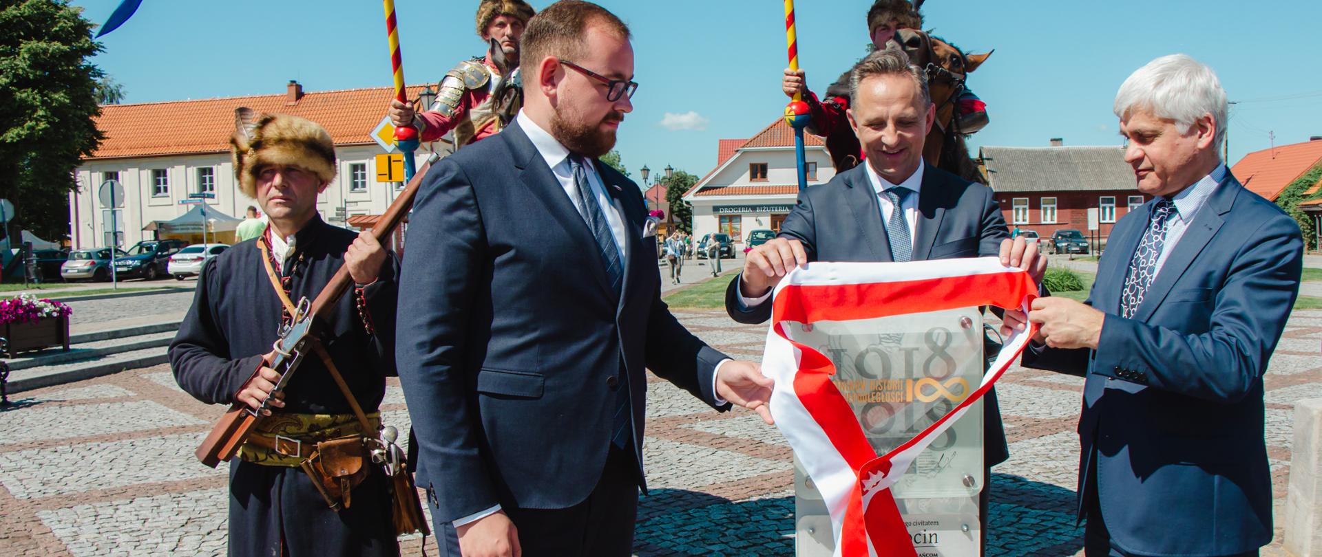 Odsłonięcie tablicy "Tykocin - Pomnik Historii"