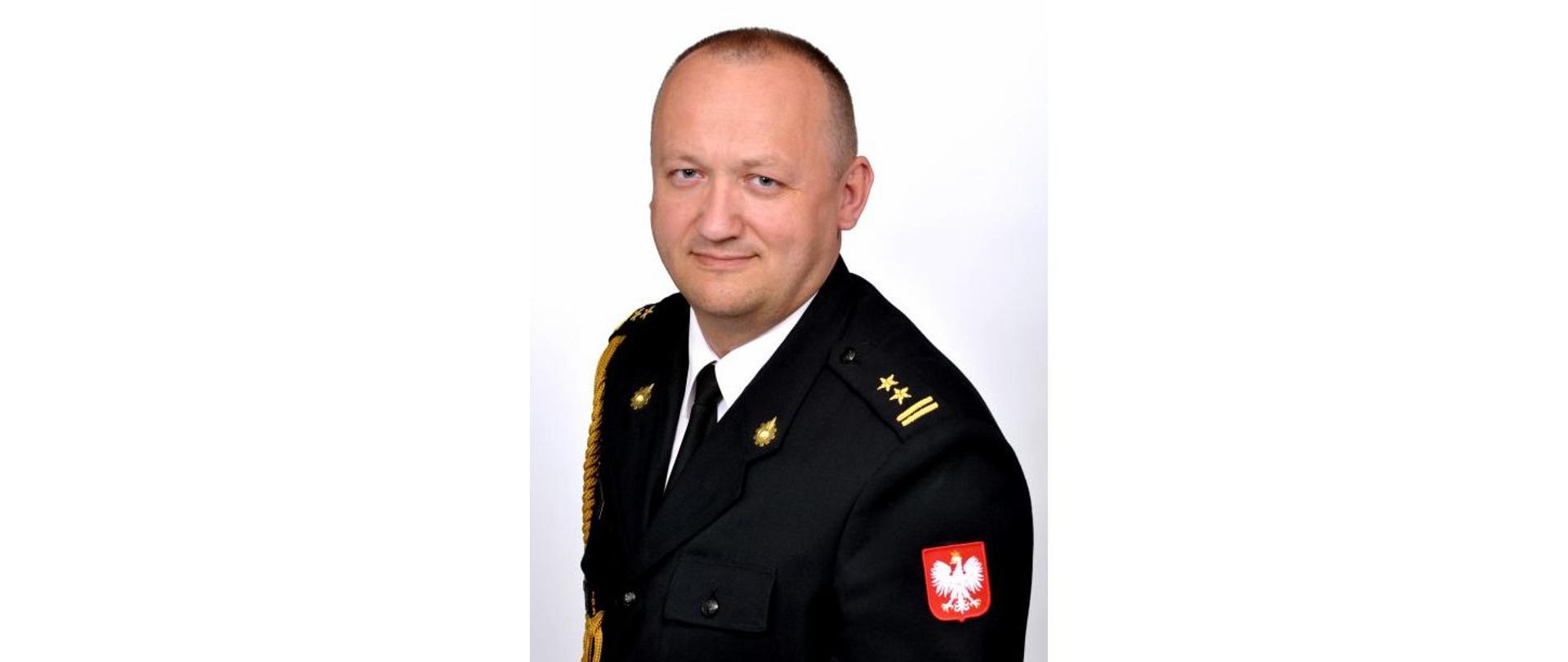 bryg. Krzysztof Muszyński - zdjęcie legitymacyjne w mundurze galowym