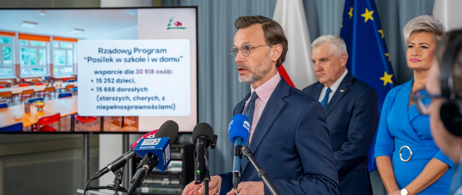 Konferencja poświęcona rządowemu programowi "Posiłek w szkole i w domu"