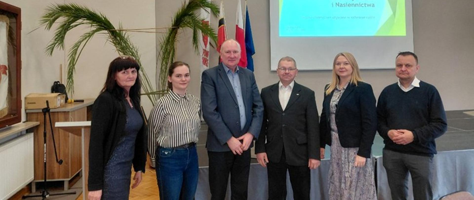 Inspektorzy WIORiN w Łodzi o/Rawa Mazowiecka wraz z członkami Komisji Ochrony Środowiska, Rolnictwa, Leśnictwa, Geodezji i Gospodarki Terenami