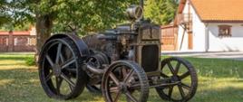 Jeden z najstarszych ciągników wzbogacił zbiory Muzeum Rolnictwa, fot. Muzeum Rolnictwa im. ks. Krzysztofa Kluka w Ciechanowcu