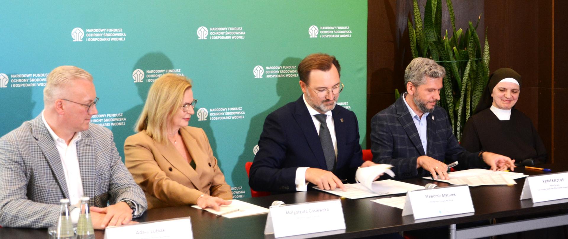 podpisanie umowy o dofinansowanie z Towarzystwem Opieki nad Ociemniałymi w Laskach 