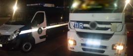 Od lewej: oznakowany furgon lubelskiej ITD i przód zatrzymanego do kontroli drogowej samochodu ciężarowego.