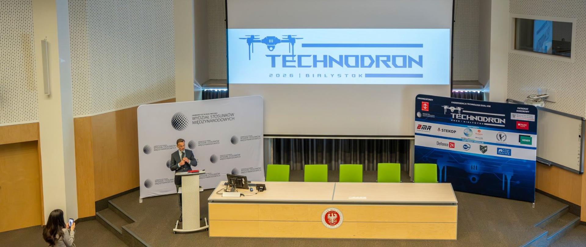 Technodron 26