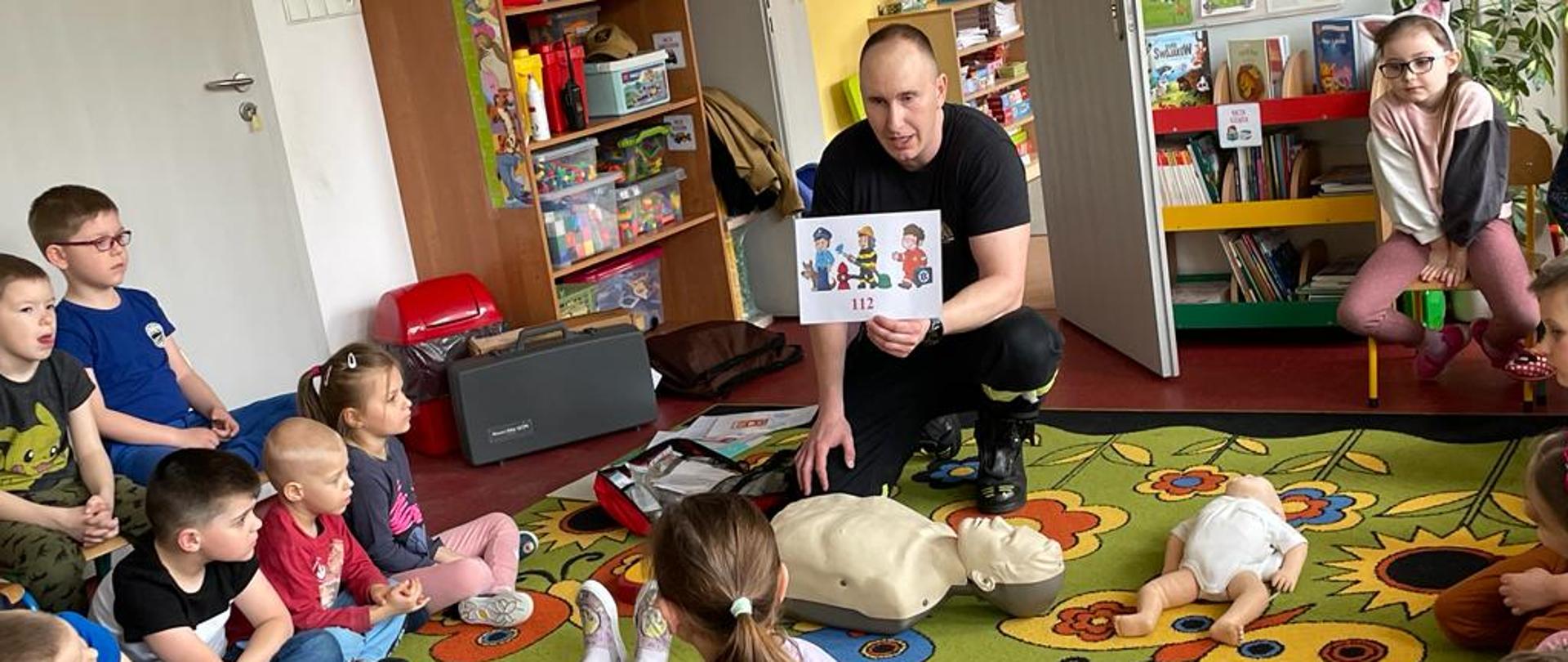 pokaz ratownictwa medycznego dla dzieci z przedszkola