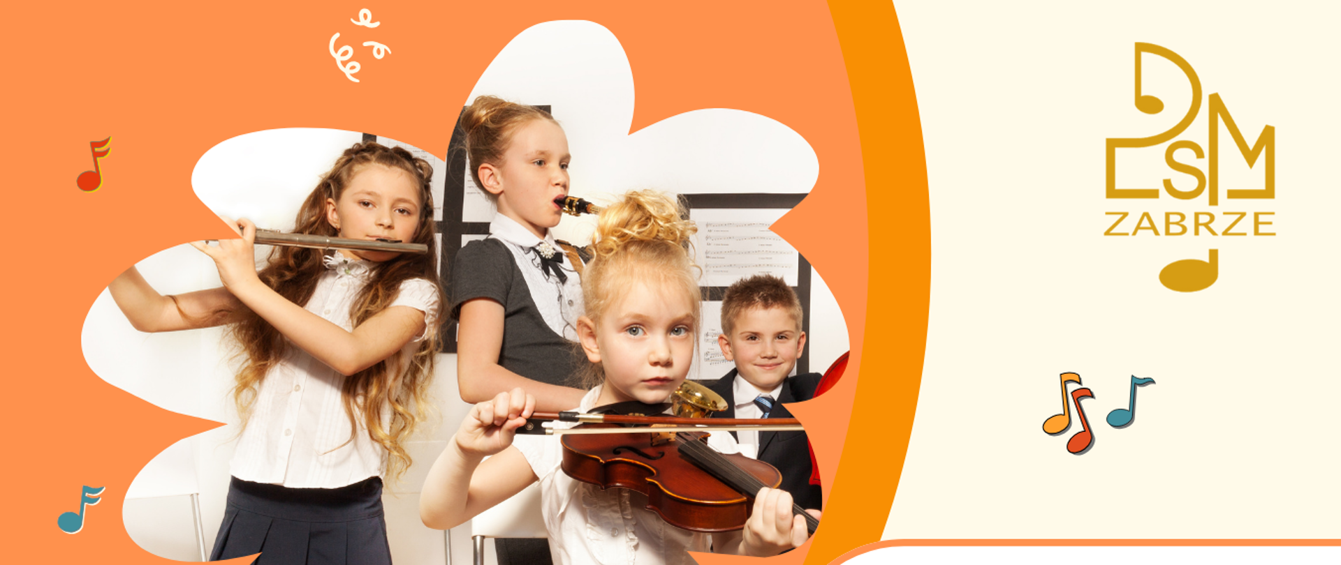 Plakat zapowiada cykl Audycji muzycznych organizowanych przez Państwową Szkołę Muzyczną I i II stopnia im. St. Moniuszki w Zabrzu. W centralnej części znajduje się zdjęcie dzieci grających na instrumentach – flecie, skrzypcach i klarnecie. Wokół użyto ciepłych kolorów pomarańczowych i żółtych, nutek oraz fal dźwięku, co nadaje grafice radosny, muzyczny charakter.