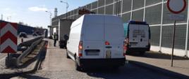 Zatrzymane samochody dostawcze w punkcie kontrolnym śląskiej ITD.