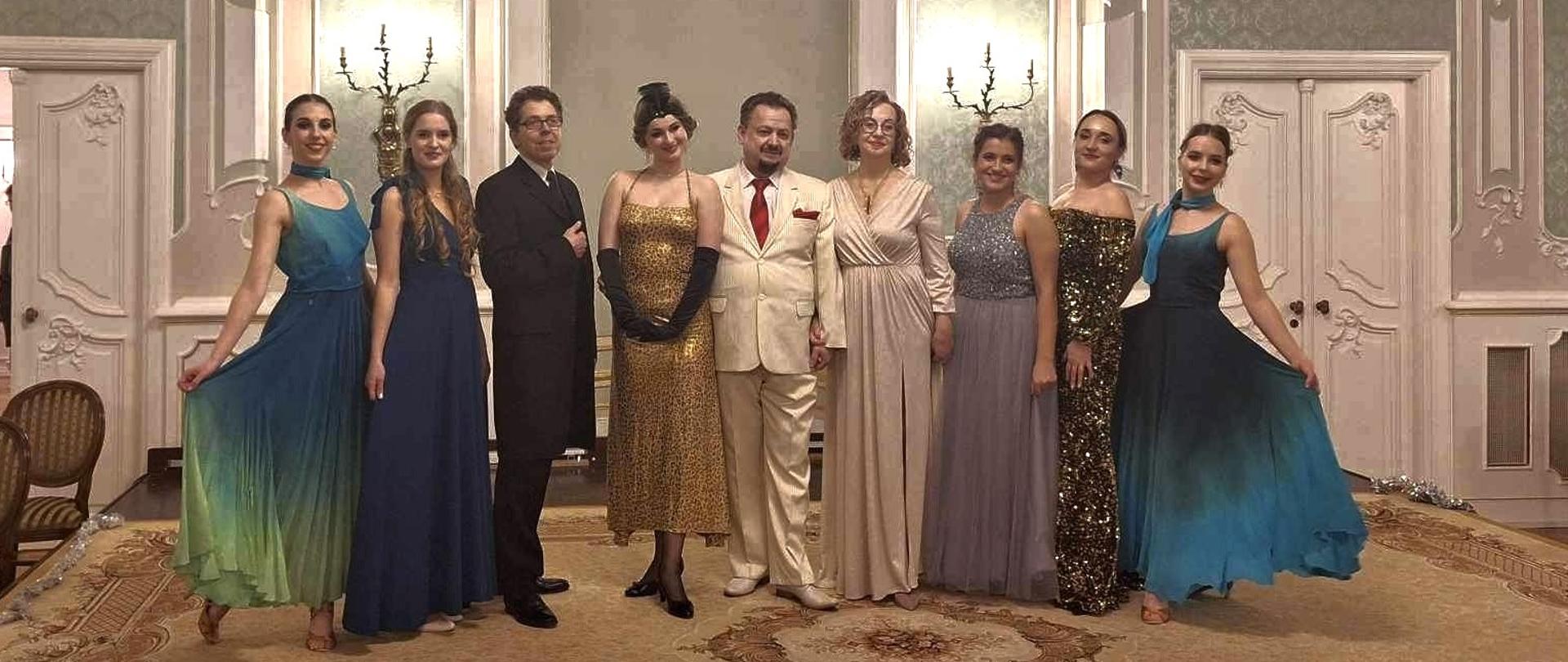 W koncercie u boku światowej sławy wybitnego polskiego śpiewaka Aleksandra Teligi oraz solistek polskich scen muzycznych: Magdaleny Abłażewicz, Darii Lahotskiej , Pauliny Oseńko i Emilii Rabczak , wystąpiły tegoroczne dyplomantki naszego studium: Laura Petzuch i Natalia Mikołasek. Przy fortepianie zasiadła wspaniała ceniona pianistka – Halina Teliga a koncert poprowadził Jacek Nowosielski. 