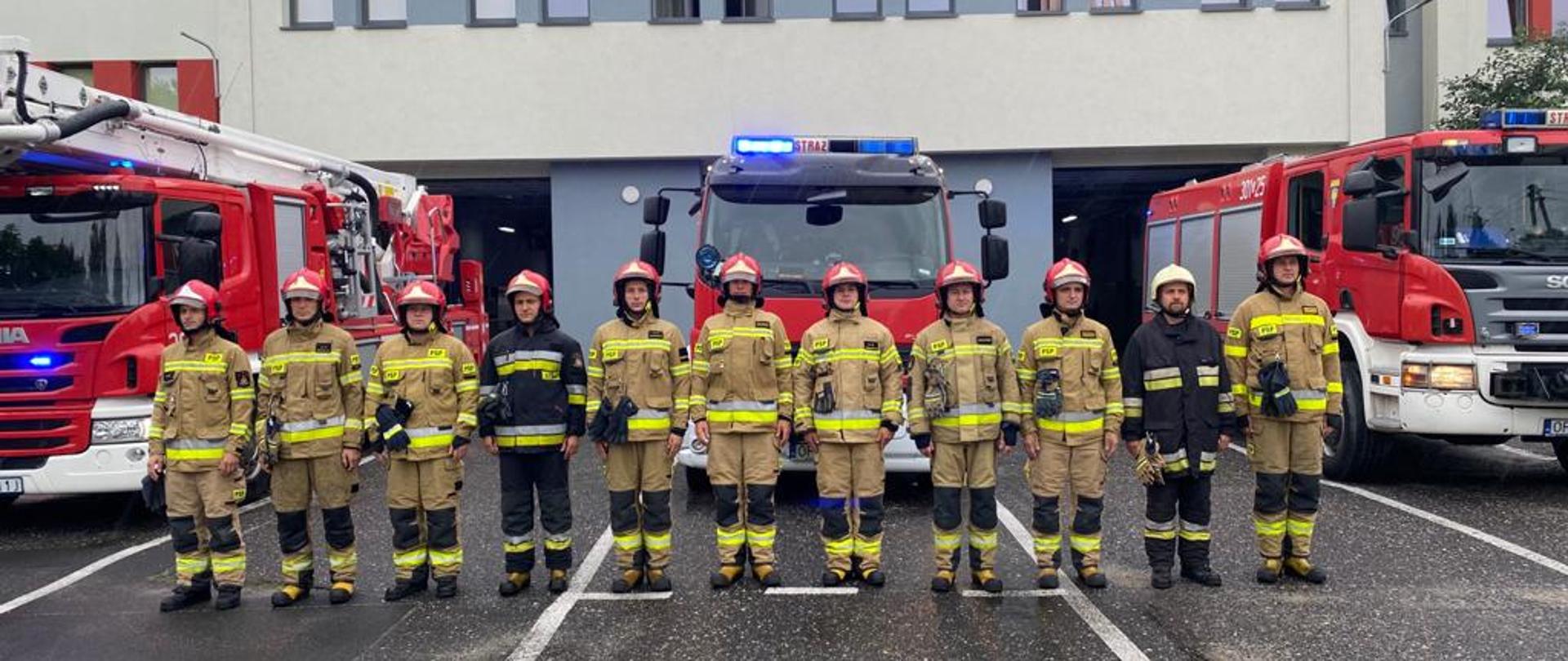 Strażacy z Komendy Miejskiej PSP w Opolu oddali hołd Bohaterom biorącym udział w walce o Niepodległą Polsk