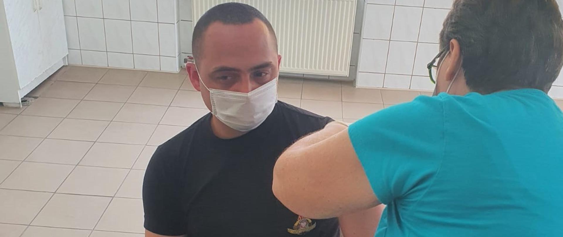 Szczepienie funkcjonariuszy przeciw COVID-19