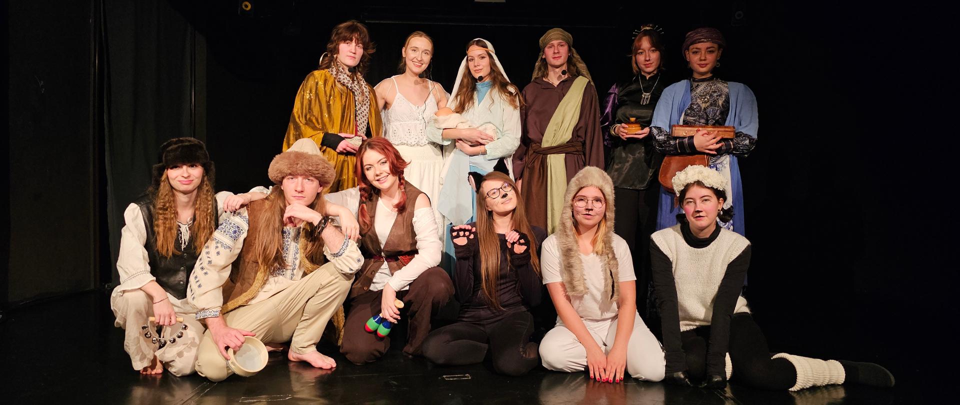 Jasełka w Studium Animatorów Kultury - na zdjęciu grupa aktorów Jasełek