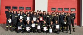 zdjęcie przedstawia uczestników kursu podstawowego dla strażaków z jednostek OSP