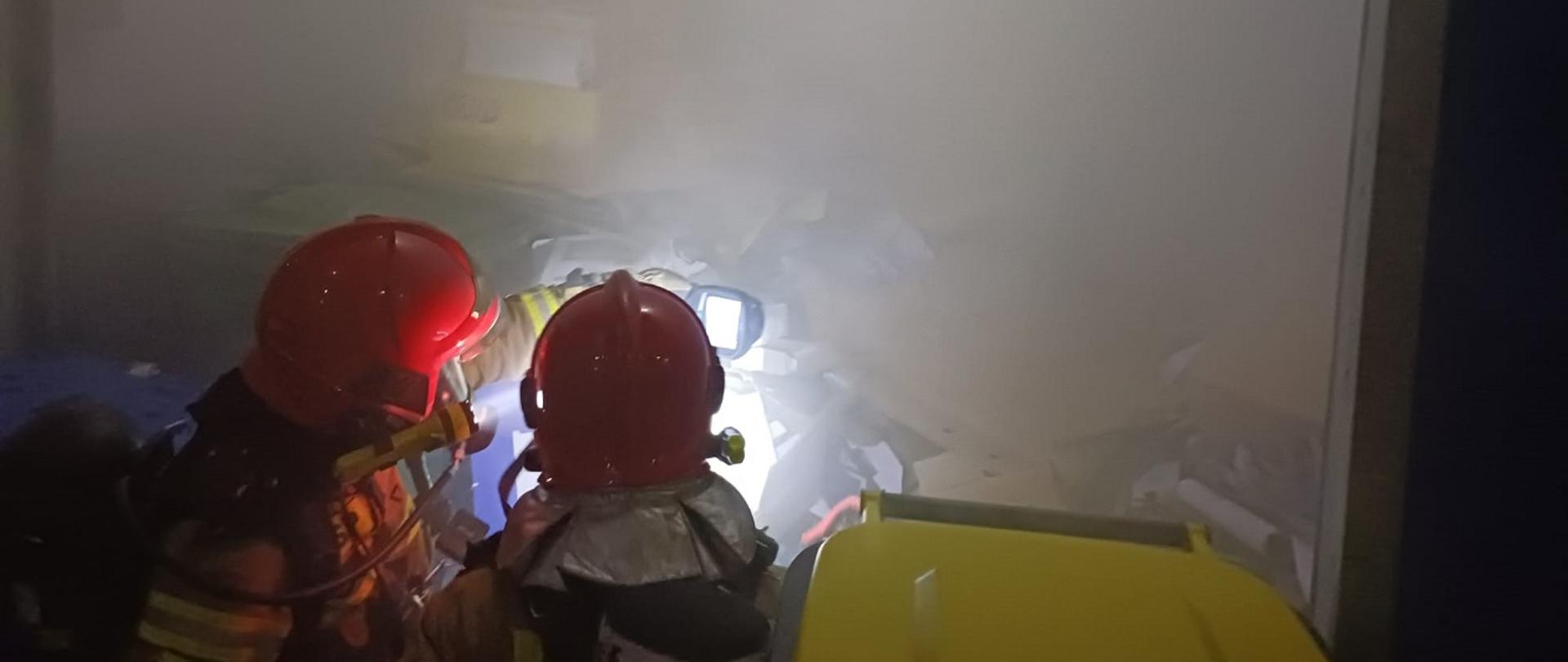 Ćwiczenia strażaków na obiekcie Selgros w Białymstoku