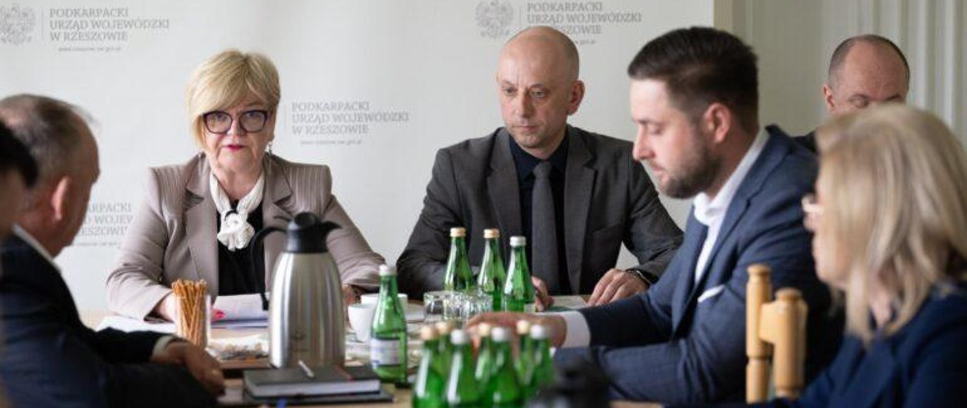 Uczestnicy posiedzenia zespołu ds. rolnictwa i obszarów wiejskich