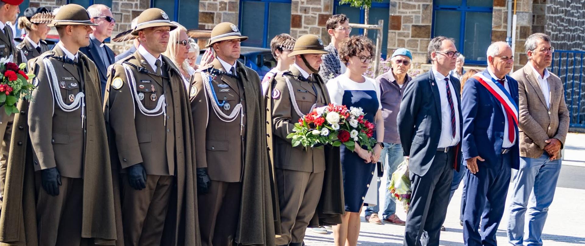 Cérémonies commémoratives en hommage aux soldats polonais en Bretagne