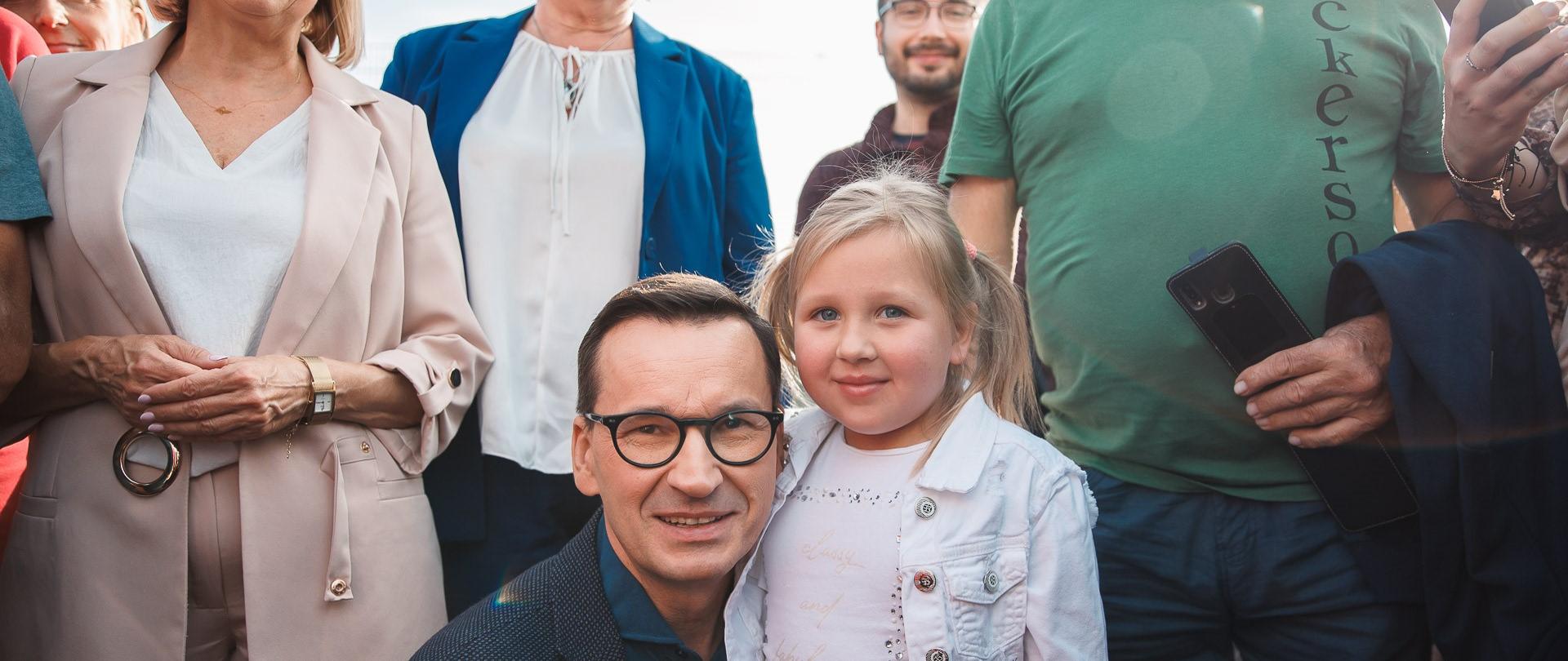 Premier Mateusz Morawiecki w Przedszkolu z oddziałem żłobkowym w Wysocku Małym