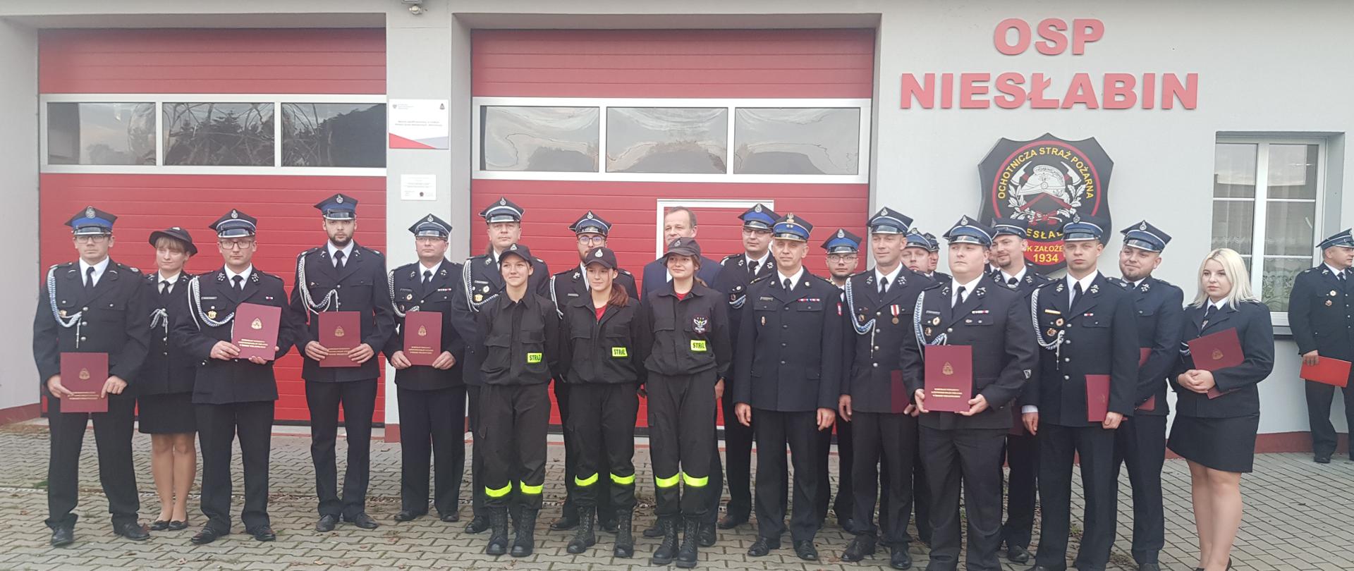 Wręczenie promes dla dotacji MDP OSP zdjęcie grupowe