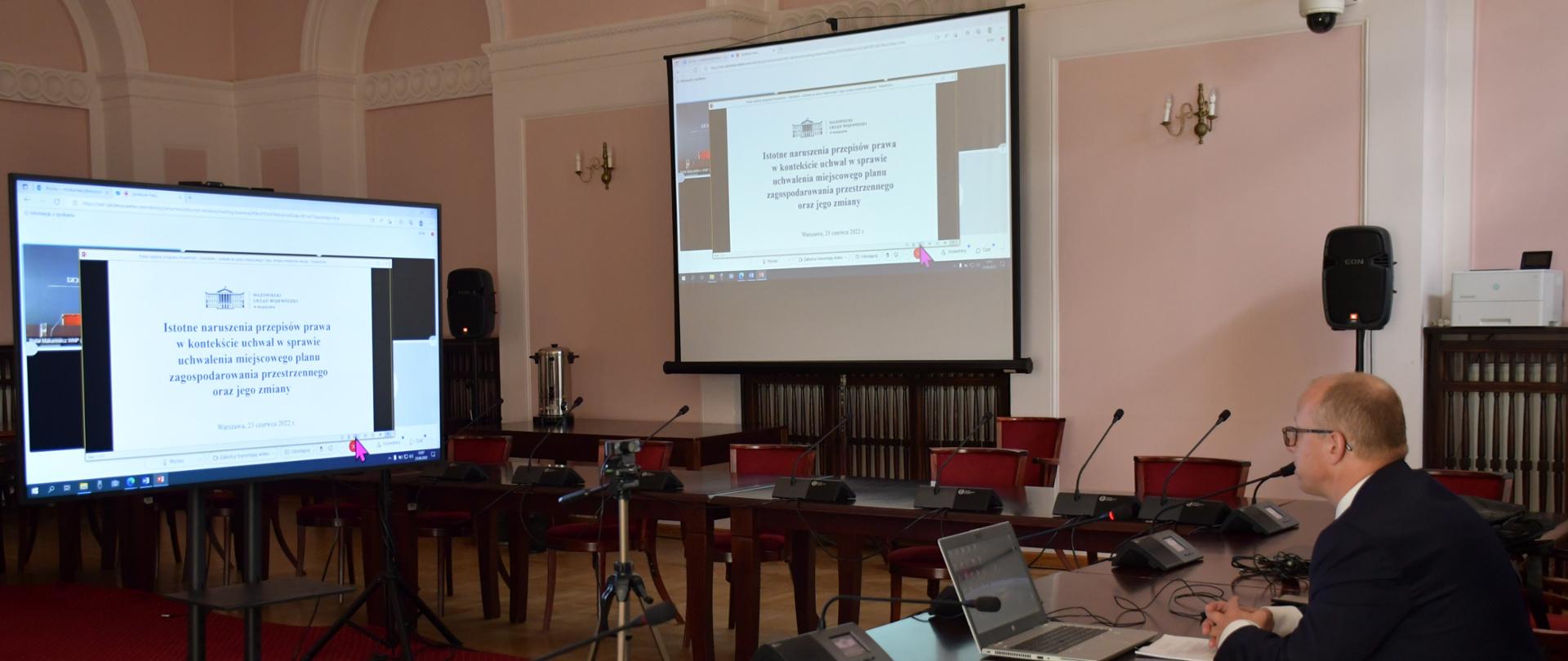 Na zdjęciu widać mężczyznę