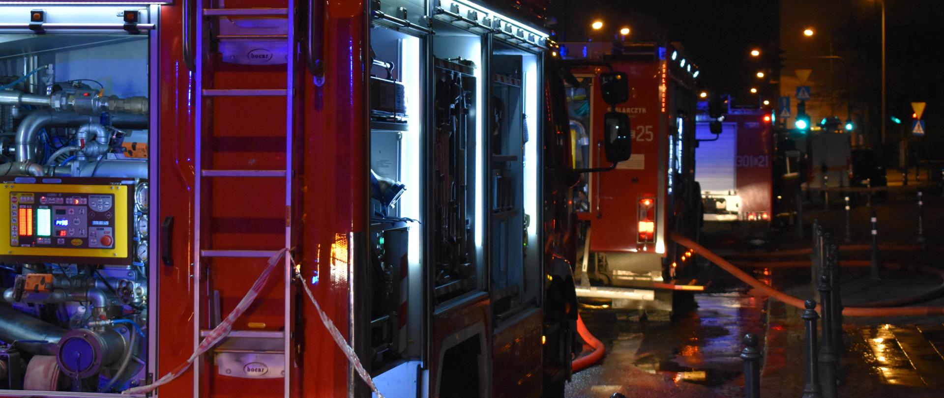 Zasilanie wodne z samochodów pożarniczych podczas pożaru