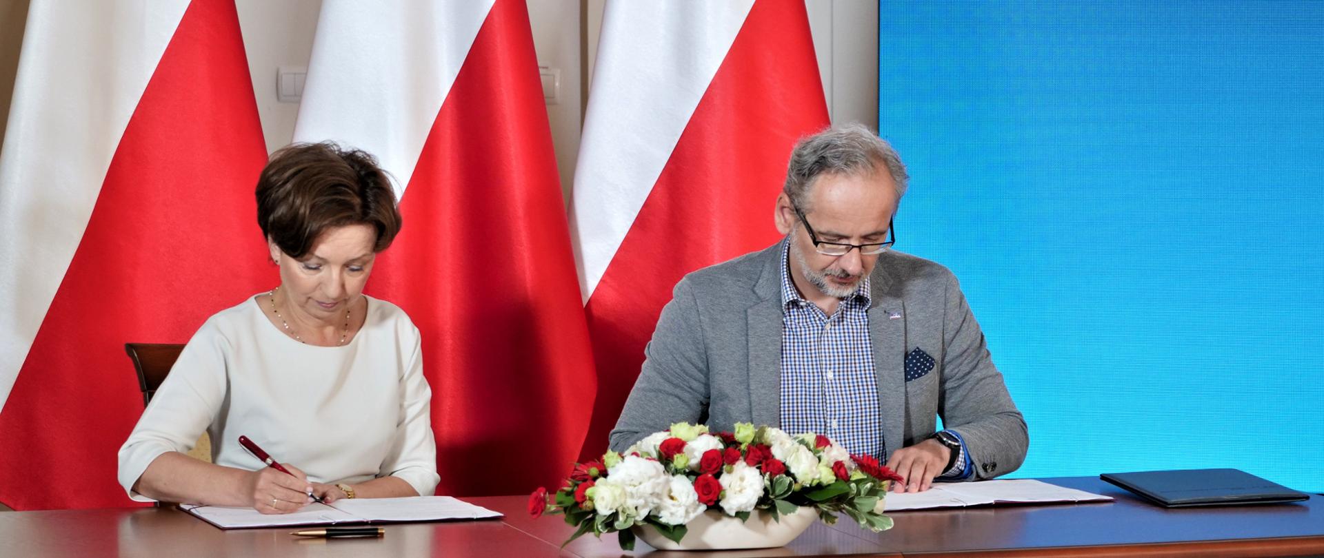 Minister Rodziny Marlena Maląg, Prezes NFZ Adam Niedzielski