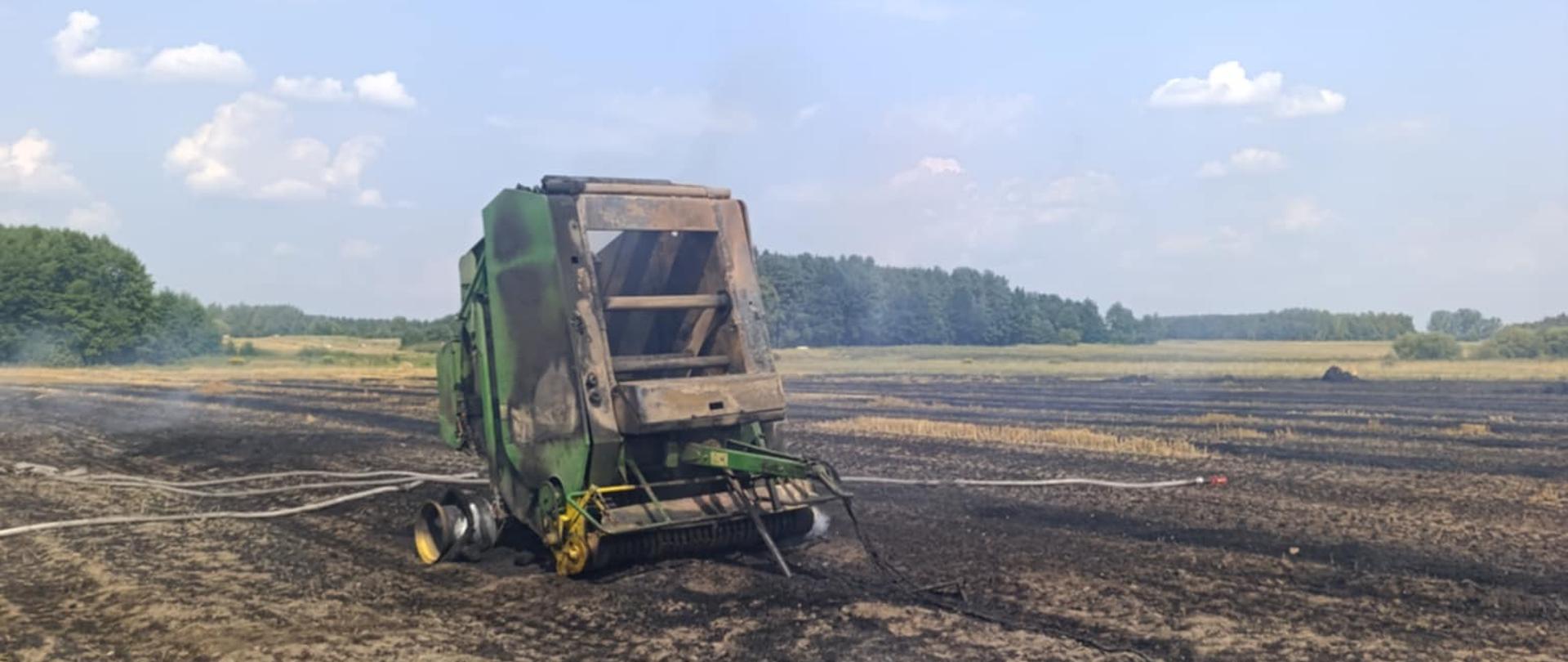 Pożar na ściernisku w Kosterze.
