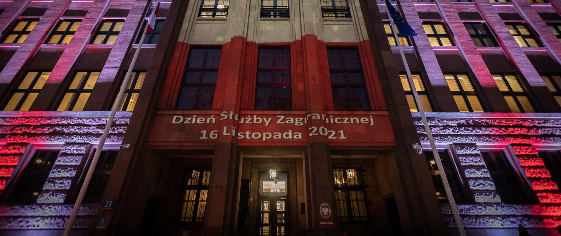 2021.11.16 Warszawa . Budynek MSZ , podswietlony gmach na DSZ .
Fot. Tymon Markowski / MSZ