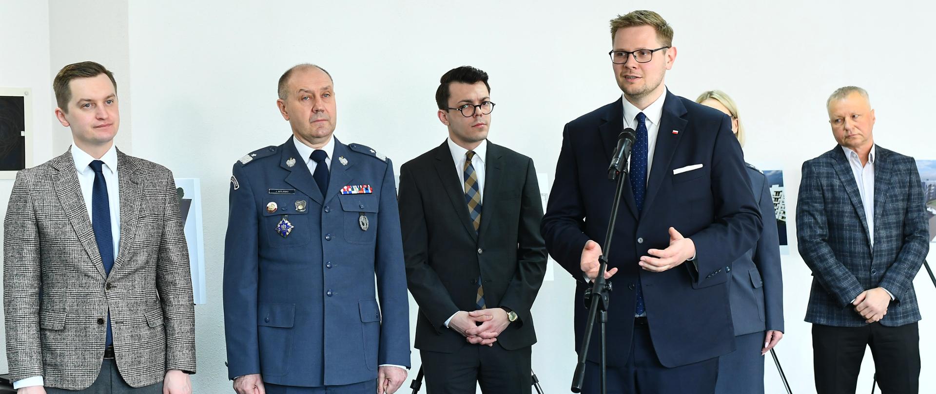 umowa_na_budowęmieszkań_dla_SW