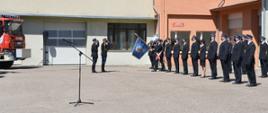 Złożenie meldunku przez zastępcę komendanta głównego PSP (przywitanie się z uczestnikami uroczystości).