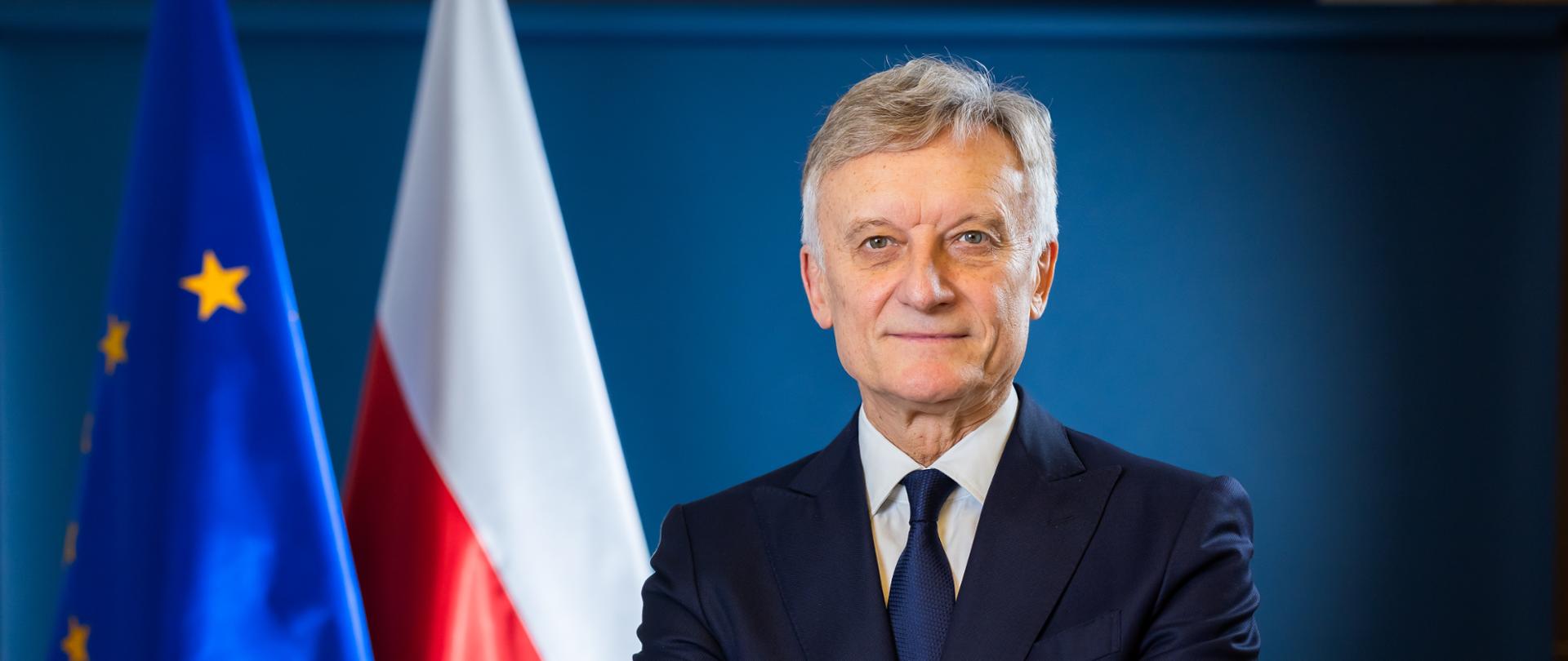 Zdjęcie przedstawiające Ambasadora Marka Prawdę 