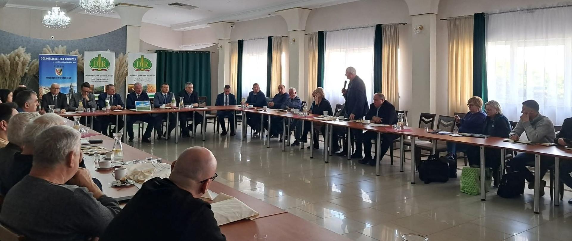 Uczestnicy forum Izb Rolniczych w Jaworze w sali konferencyjnej