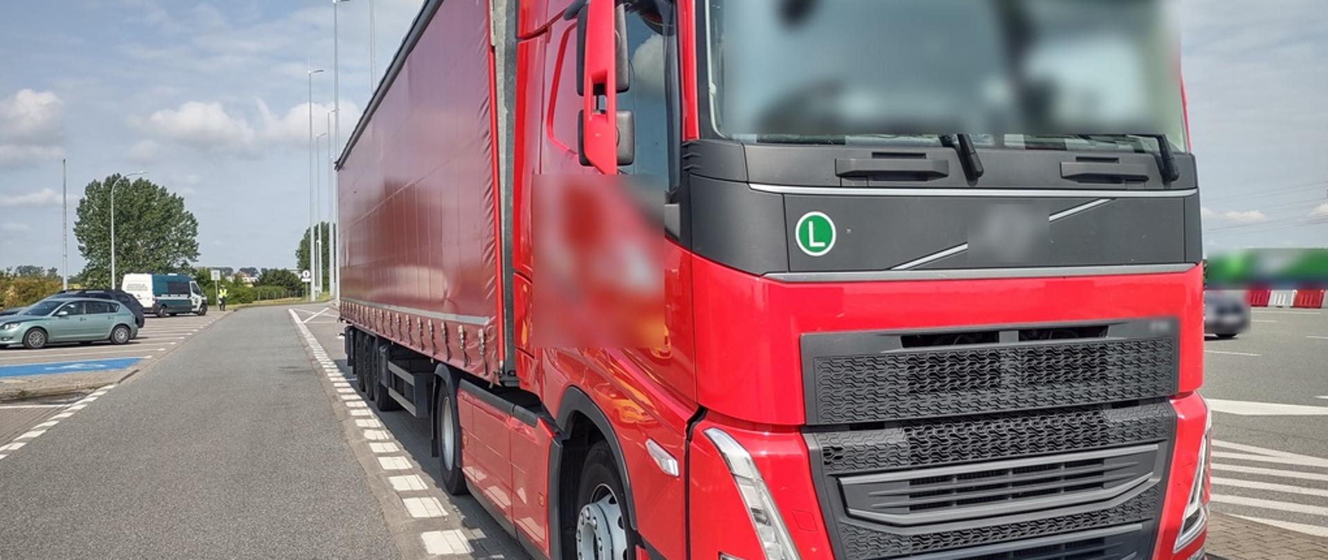 Pojazdy zagranicznych przewoźników, trzech z Litwy i jeden z Estonii, przemierzały autostradę A2 w czasie wakacyjnych zakazów 