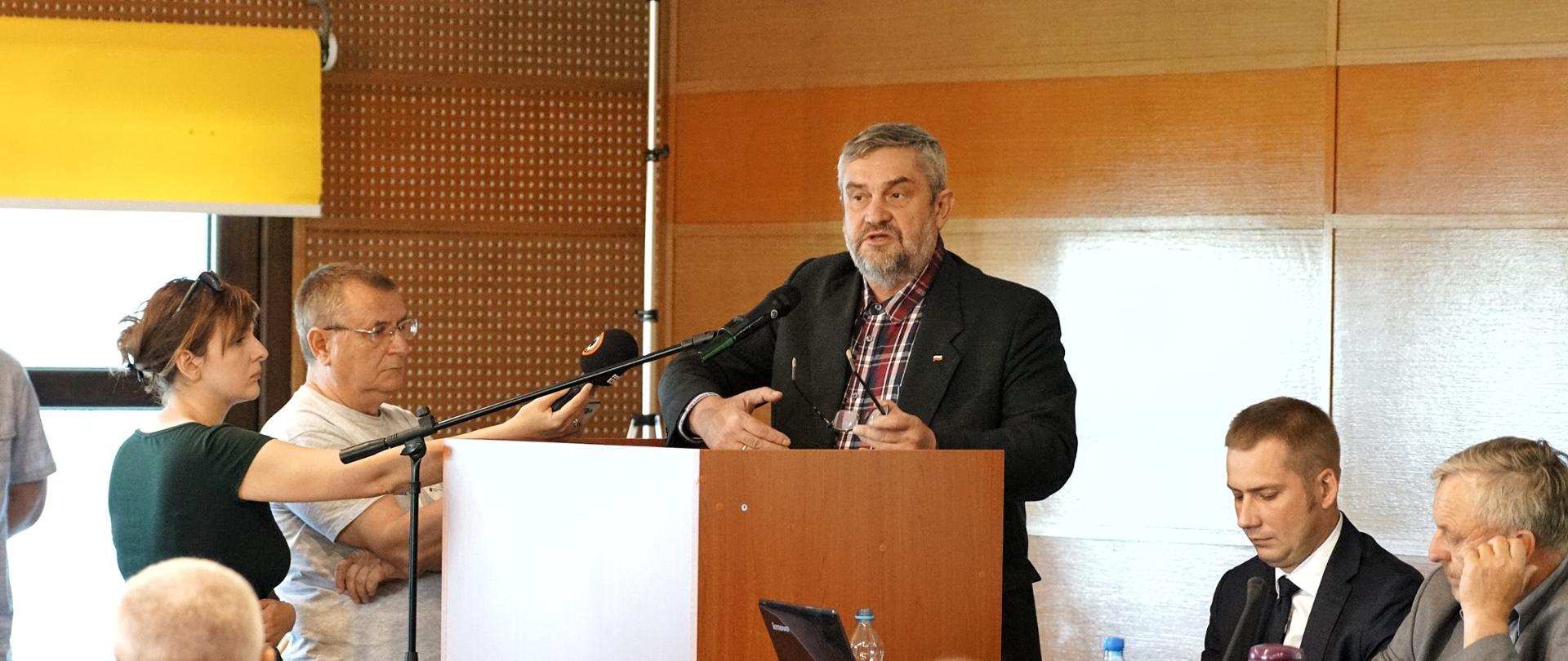Minister Jan Krszysztof Ardanowski podczas spotkania w Sieradzu