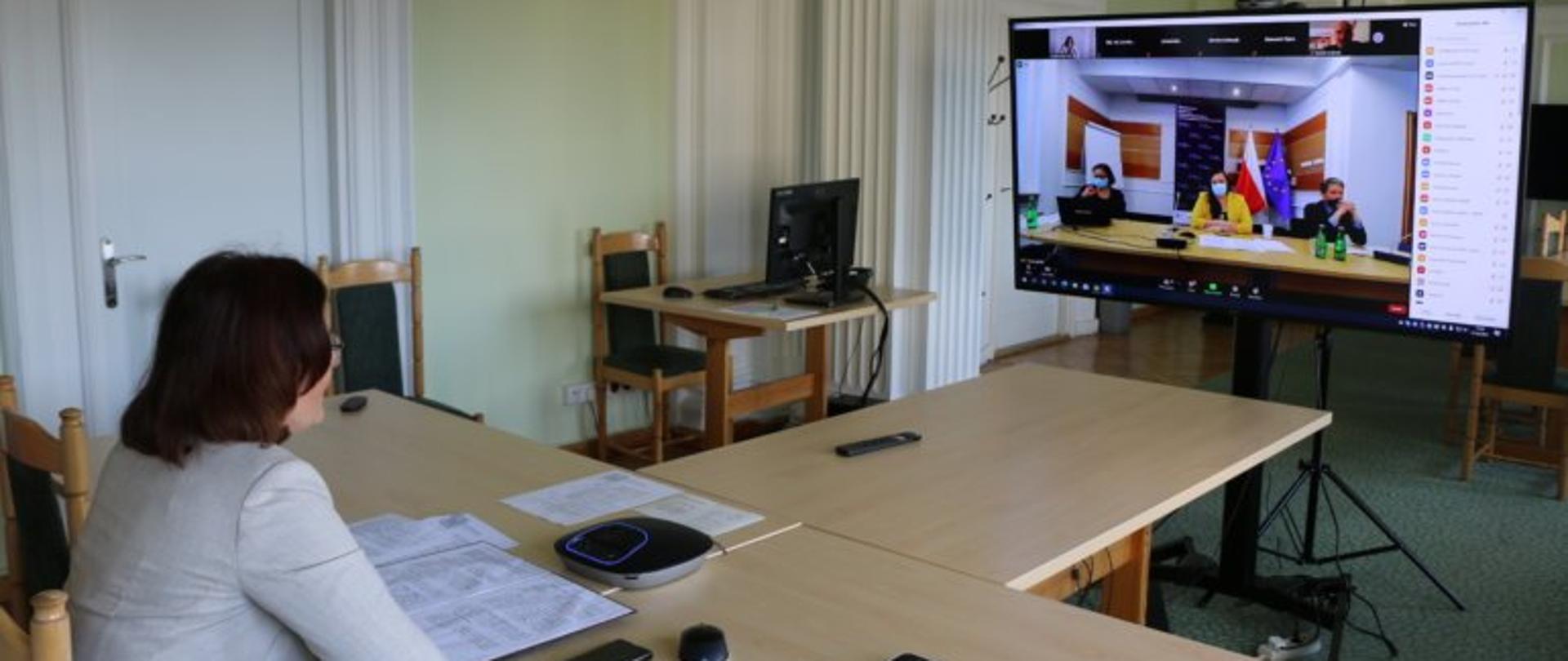 Wojewoda bierze udział w Forum dla Bieszczad