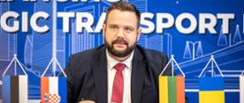 Ministrem ds. transportu Łotwy Janis Vitenbergs w trakcie spotkania Wysokiego Szczebla nt. finansowania strategicznych projektów transportowych