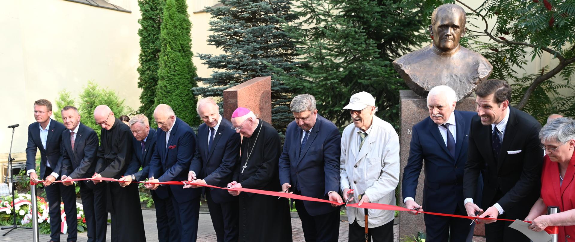 Symboliczne przecięcie wstęgi 