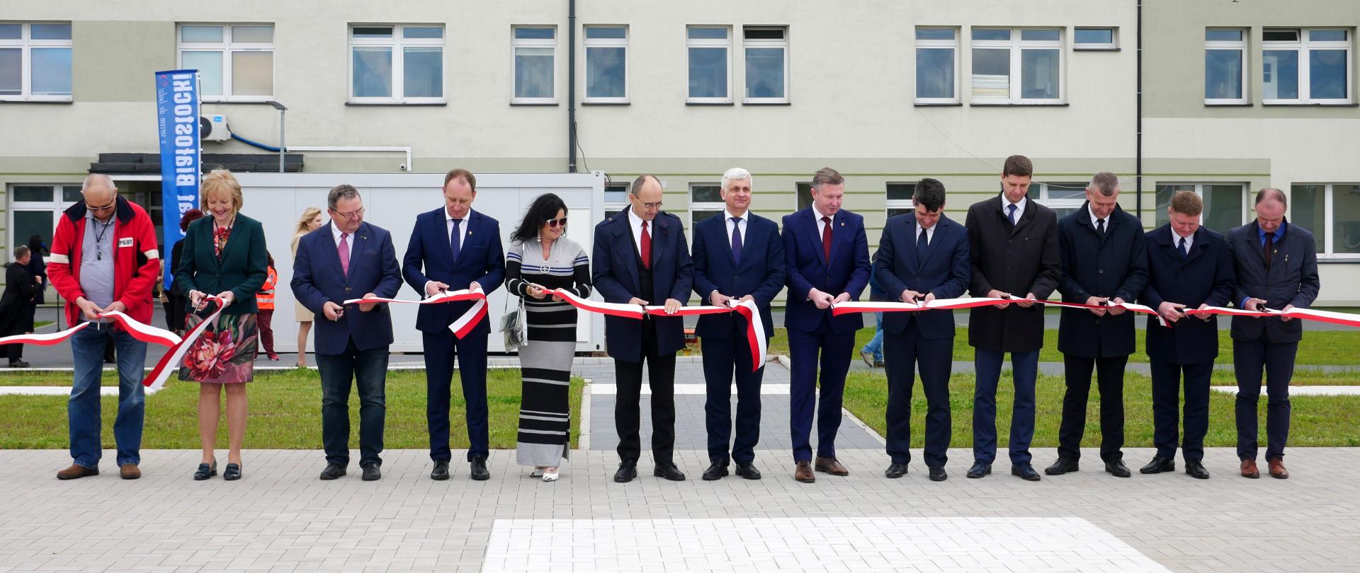 Otwarcie lądowiska dla śmigłowców ratunkowych przy szpitalu w Łapach