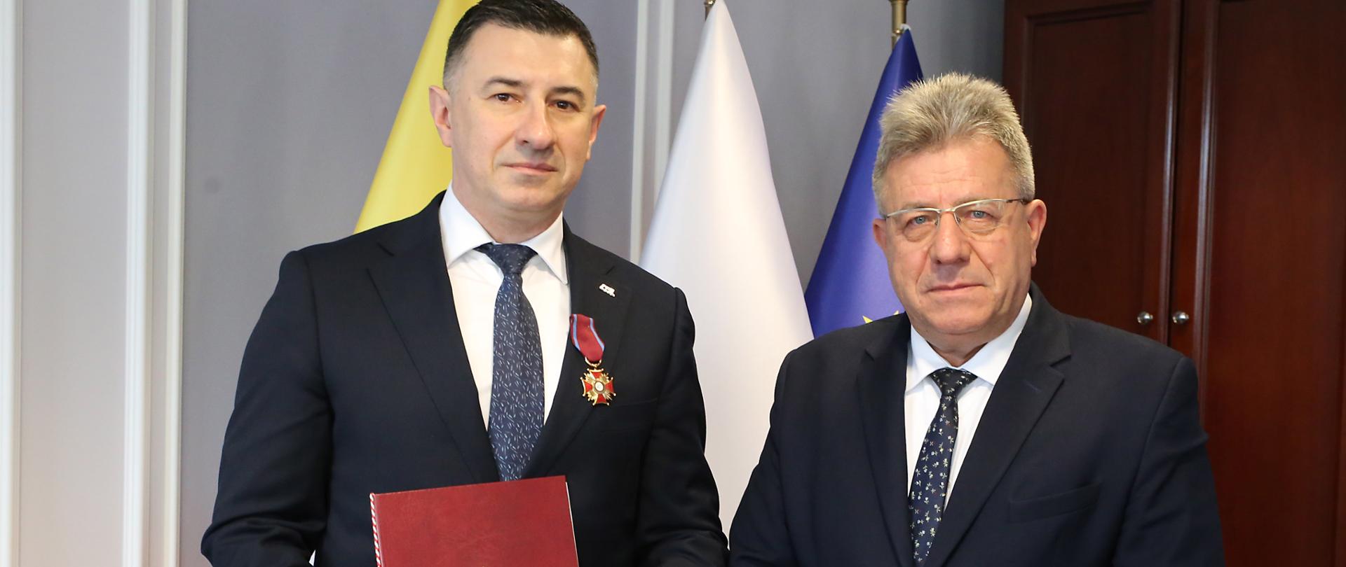 Wręczenie Złotego Krzyża Zasługi