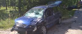 Opal Zafira po zderzeniu czołowym z BMW w Adamowie