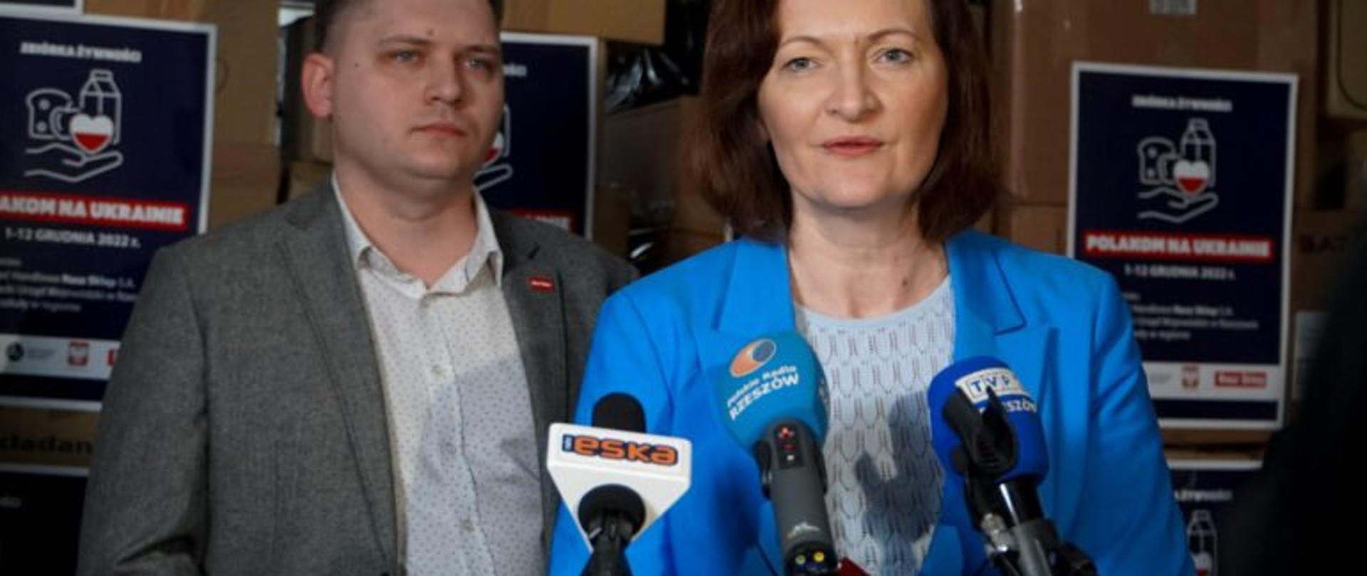 Wojewoda podkarpacki Ewa Leniart podczas podsumowania akcji „Polakom na Ukrainie”