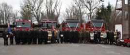 Uroczystość przekazania pojazdów pożarniczych - uroczysta zbiórka
